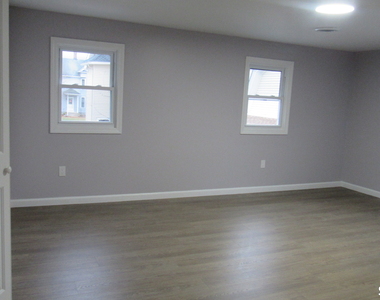 17 Woodbine Street - Photo Thumbnail 18