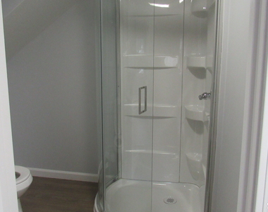 17 Woodbine Street - Photo Thumbnail 15