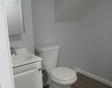 17 Woodbine Street - Photo Thumbnail 16