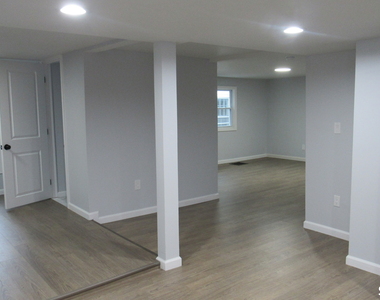 17 Woodbine Street - Photo Thumbnail 9