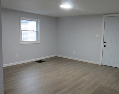 17 Woodbine Street - Photo Thumbnail 11