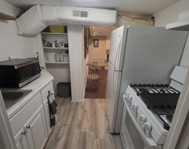 466 Derby Avenue - Photo Thumbnail 9