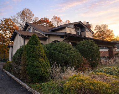 466 Derby Avenue - Photo Thumbnail 2