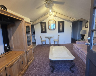 466 Derby Avenue - Photo Thumbnail 5