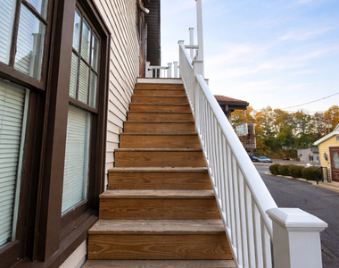 466 Derby Avenue - Photo Thumbnail 4