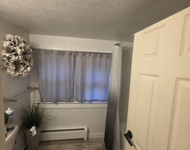 466 Derby Avenue - Photo Thumbnail 11