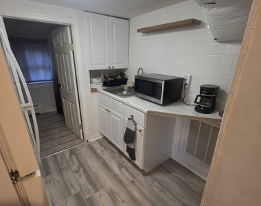 466 Derby Avenue - Photo Thumbnail 10