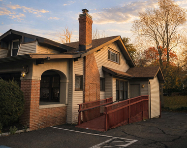 466 Derby Avenue - Photo Thumbnail 1