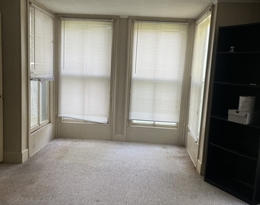 267 Rockwell Street - Photo Thumbnail 5