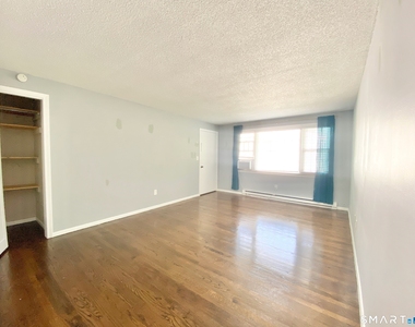 24 College Street - Photo Thumbnail 5