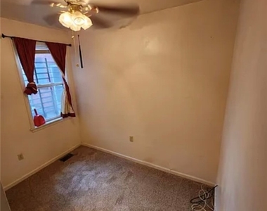 158 Chesterfield Rd - Photo Thumbnail 3