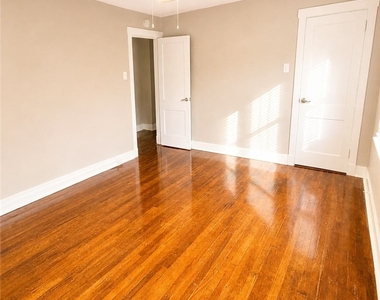 756 Shady Dr E - Photo Thumbnail 6
