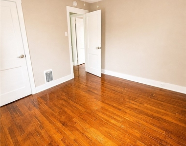 756 Shady Dr E - Photo Thumbnail 4