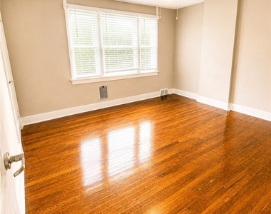 756 Shady Dr E - Photo Thumbnail 5