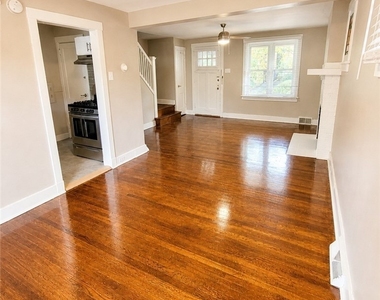 756 Shady Dr E - Photo Thumbnail 2