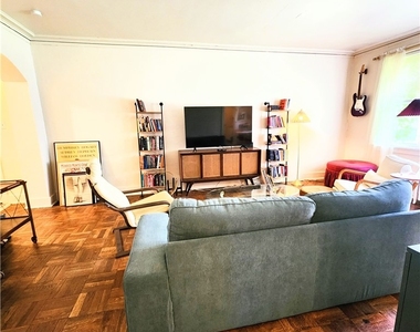 5649 Phillips Ave - Photo Thumbnail 3