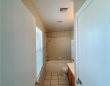 5712 Viberti Court - Photo Thumbnail 17