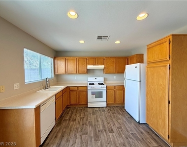 5712 Viberti Court - Photo Thumbnail 9