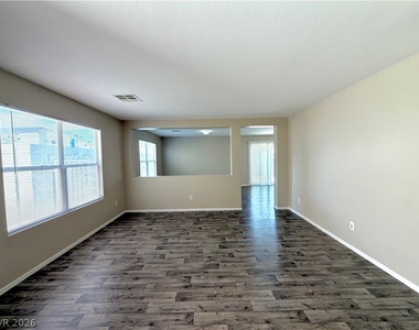 5712 Viberti Court - Photo Thumbnail 2