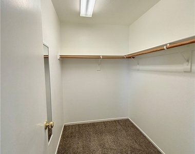 5712 Viberti Court - Photo Thumbnail 16