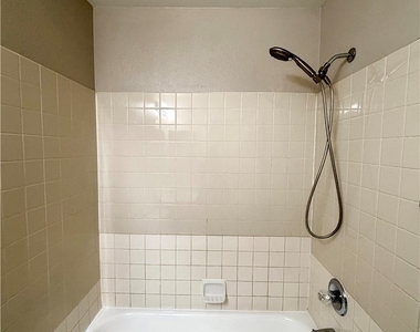 5712 Viberti Court - Photo Thumbnail 27
