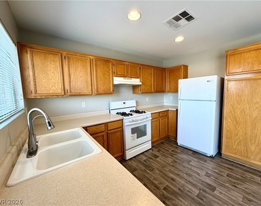 5712 Viberti Court - Photo Thumbnail 10