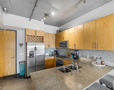 353 E Bonneville Avenue - Photo Thumbnail 10