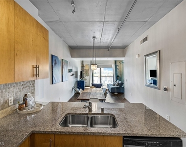 353 E Bonneville Avenue - Photo Thumbnail 9