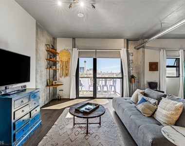 353 E Bonneville Avenue - Photo Thumbnail 14