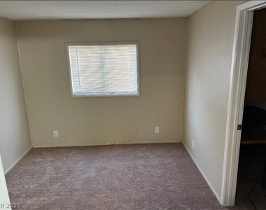 5374 N Sir Richard Drive - Photo Thumbnail 10