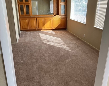 5374 N Sir Richard Drive - Photo Thumbnail 4