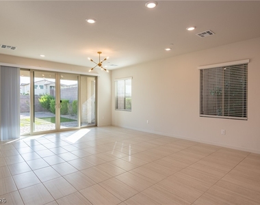12059 Arrebol Avenue - Photo Thumbnail 10