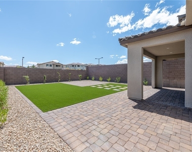 12059 Arrebol Avenue - Photo Thumbnail 6