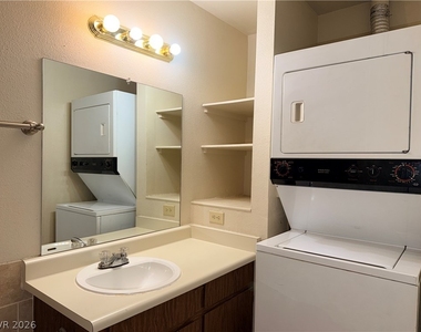 1303 Darlene Way - Photo Thumbnail 9