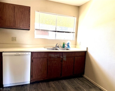 1303 Darlene Way - Photo Thumbnail 2