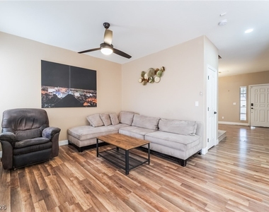1179 Antoinette Street - Photo Thumbnail 7