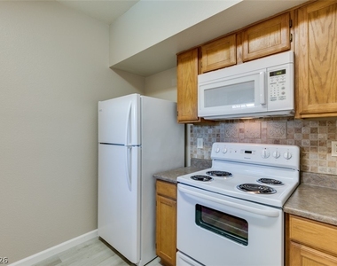 6650 W Warm Springs Road - Photo Thumbnail 17