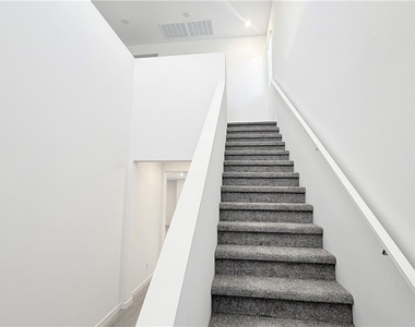 8388 Caldera Hills Avenue - Photo Thumbnail 14