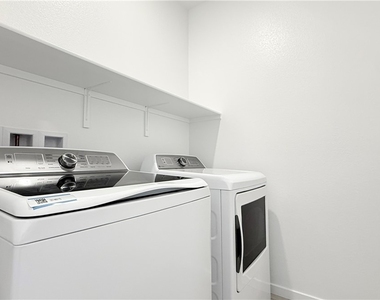 8388 Caldera Hills Avenue - Photo Thumbnail 29