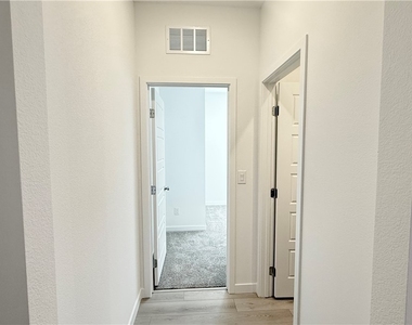 8388 Caldera Hills Avenue - Photo Thumbnail 9
