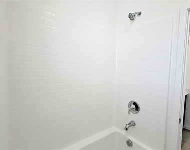 8388 Caldera Hills Avenue - Photo Thumbnail 19