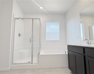8388 Caldera Hills Avenue - Photo Thumbnail 28