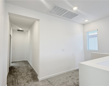 8388 Caldera Hills Avenue - Photo Thumbnail 23