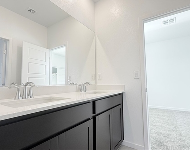 8388 Caldera Hills Avenue - Photo Thumbnail 20