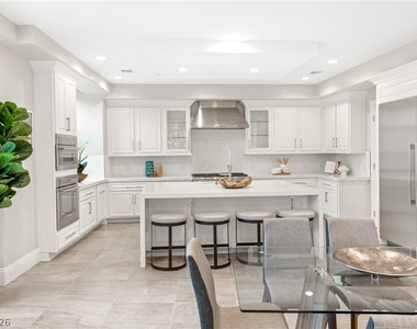 9101 Alta Drive - Photo Thumbnail 10