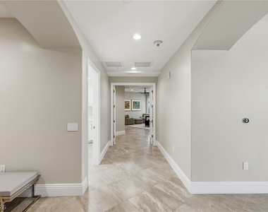 9101 Alta Drive - Photo Thumbnail 5