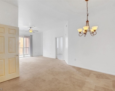 31 E Agate Avenue - Photo Thumbnail 9