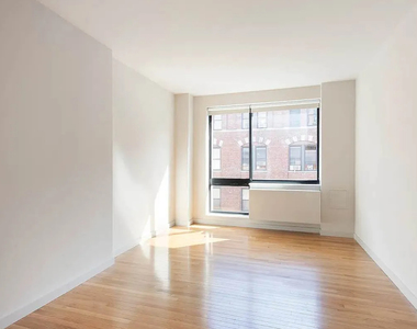 537 West 27th Street - Photo Thumbnail 3