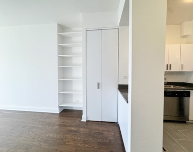 235 West 22nd Street - Photo Thumbnail 7