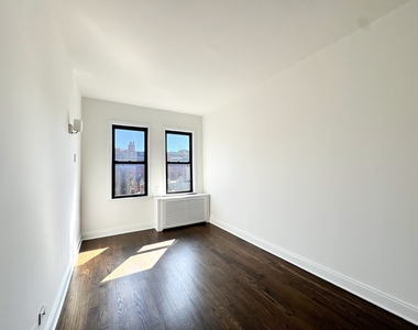 235 West 22nd Street - Photo Thumbnail 1